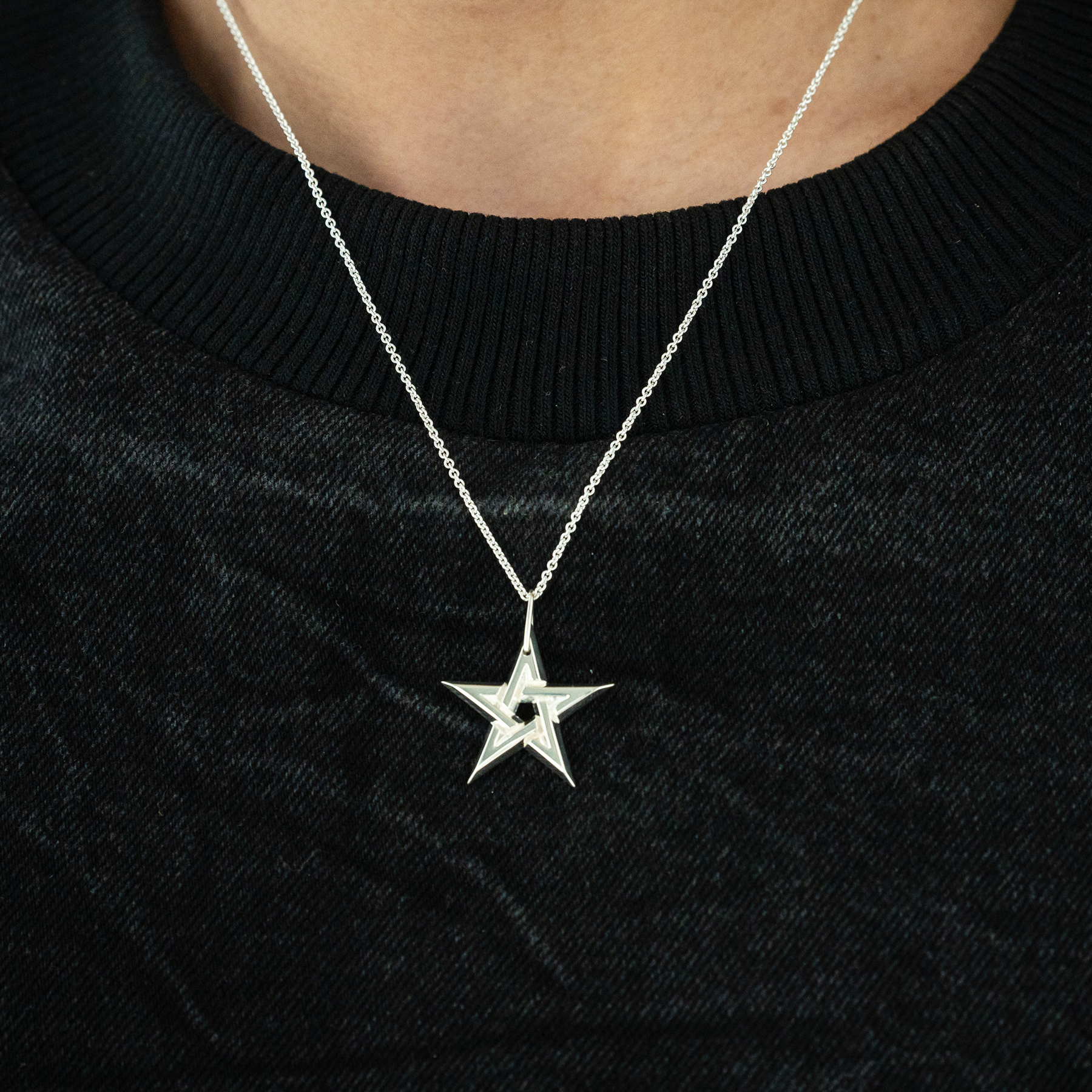 FINE STAR PENDANT
