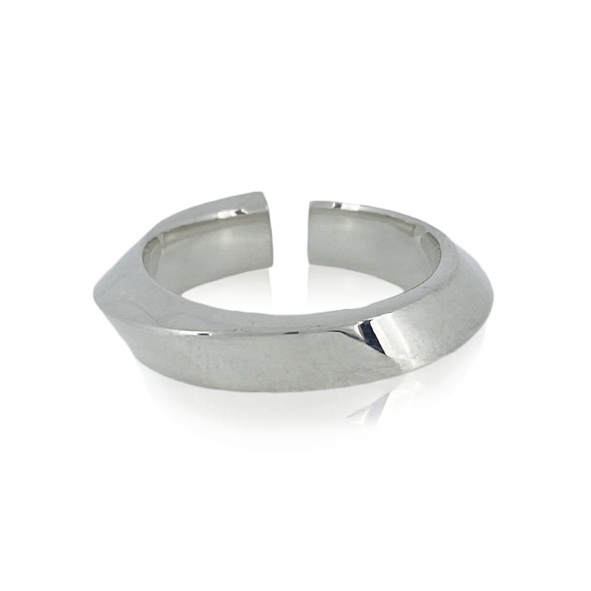FINE TWIST FREE RING