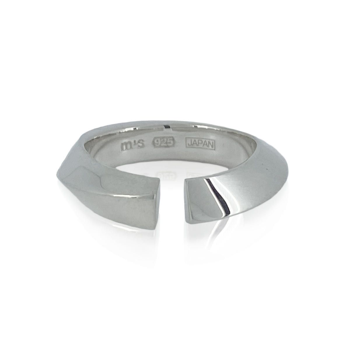 FINE TWIST FREE RING