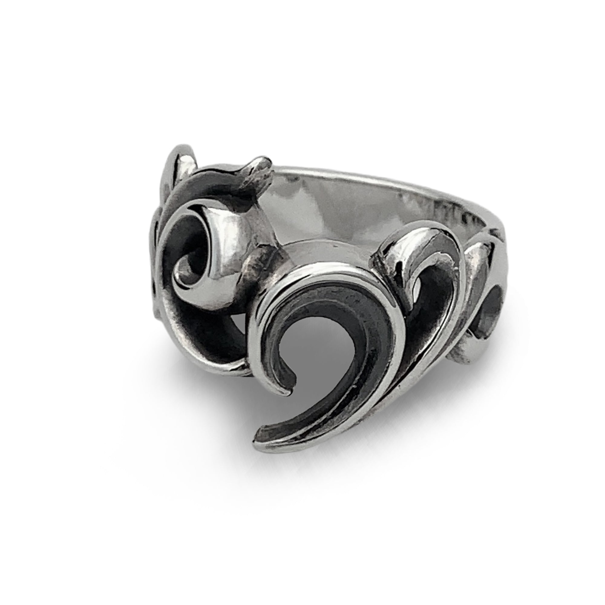 URBAN TRIBAL HEART RING