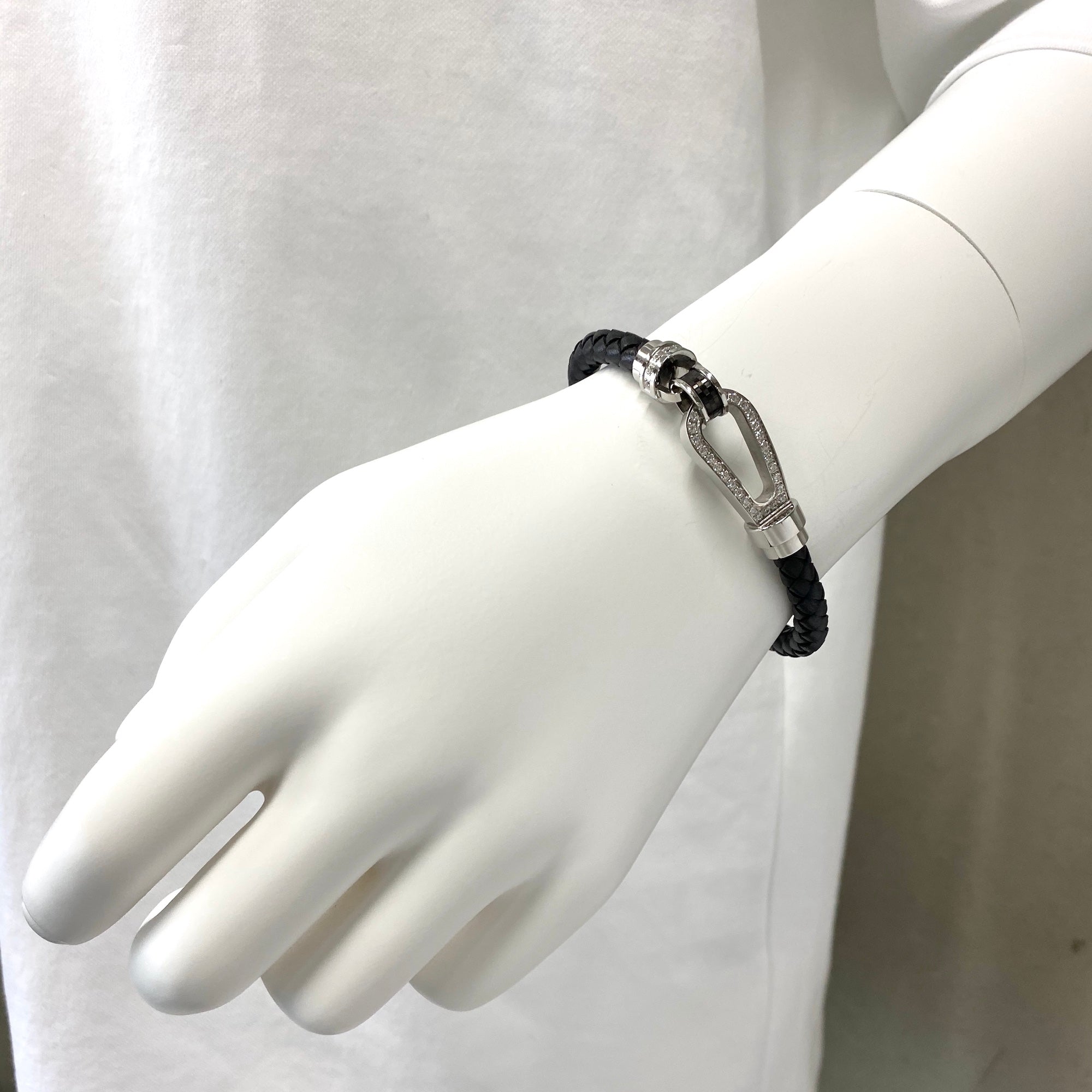 Horseshoe Leather Bracelet (L)