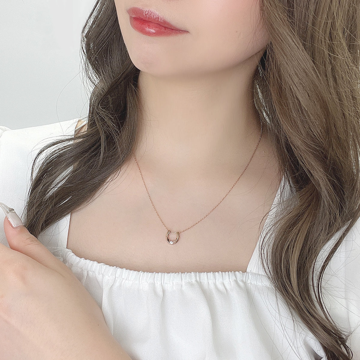 Horseshoe necklace