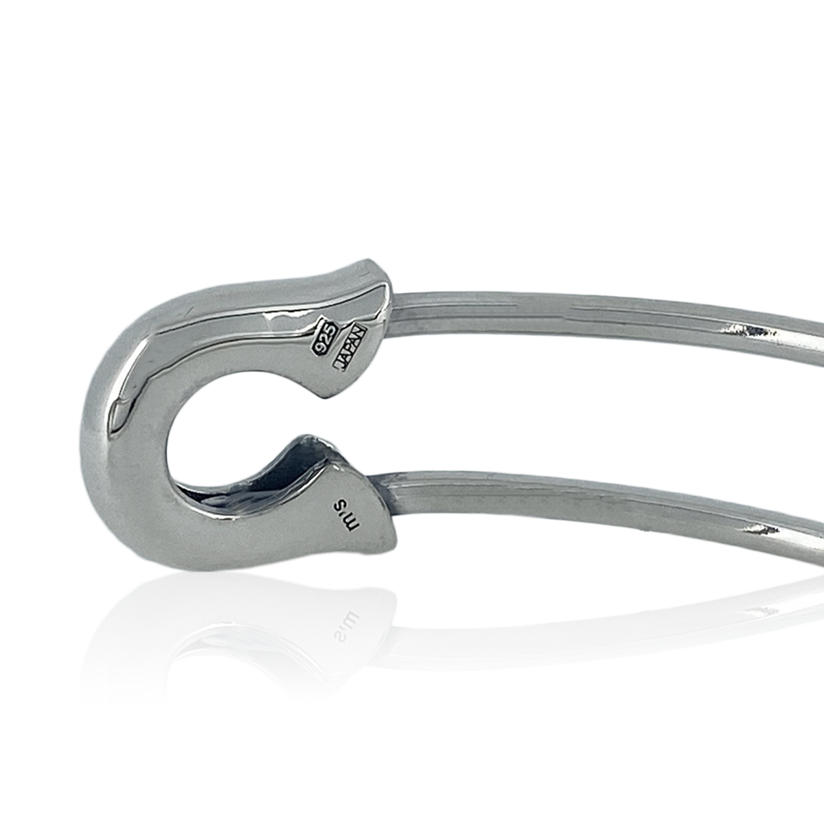 OFF THE WALL NEVER HURT YOU SAFETY PIN BANGLE