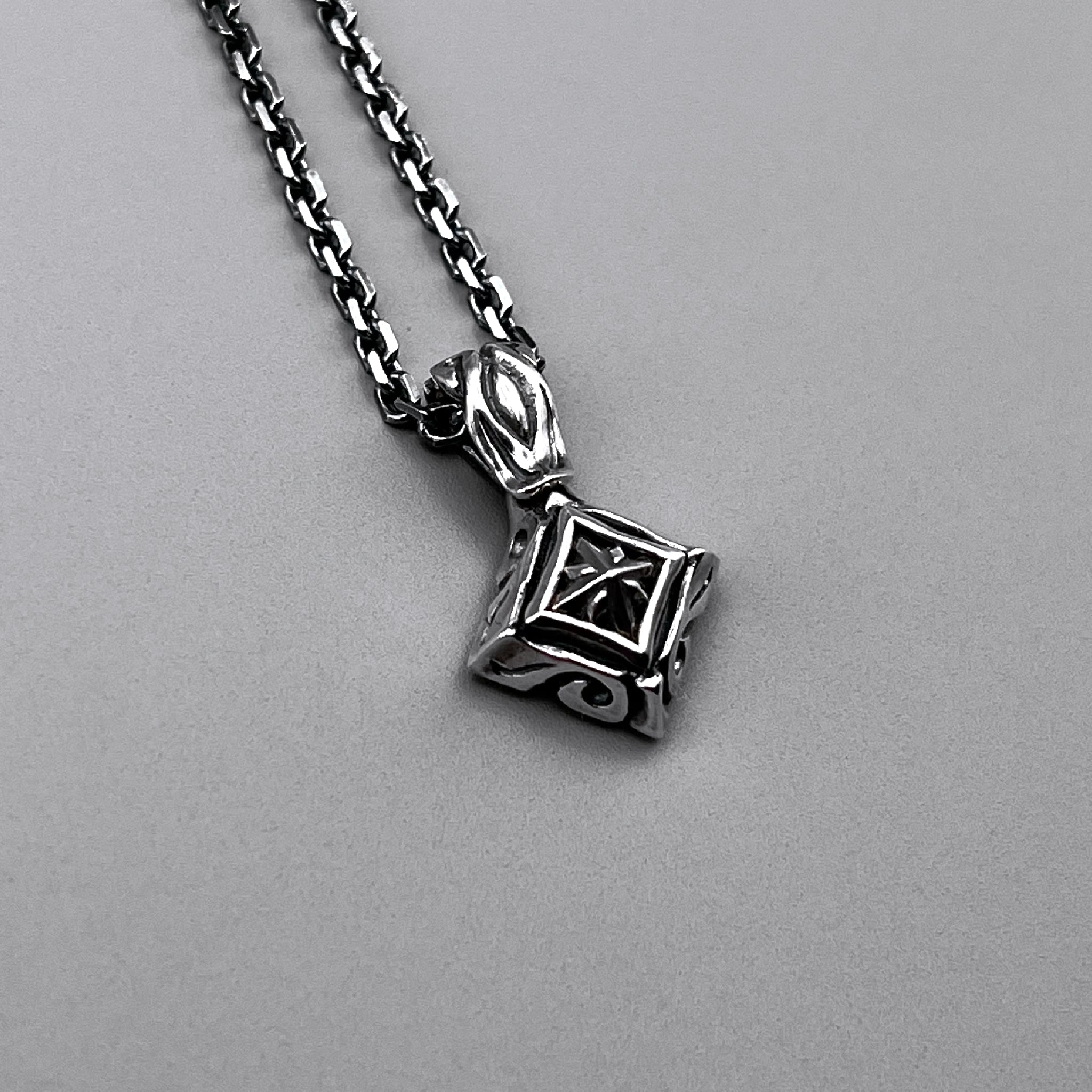 TRIPLE X EDITION URBAN TRIBAL PENDANT S