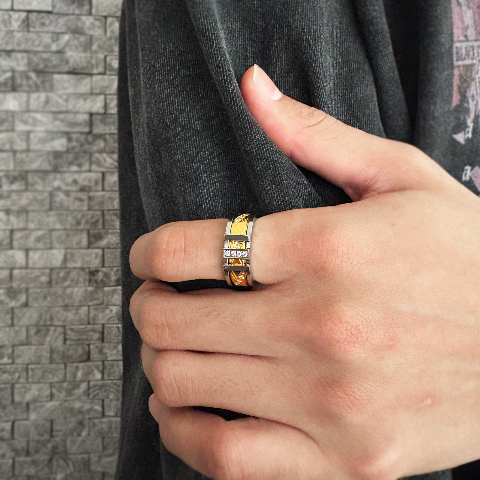 Inside-out ring