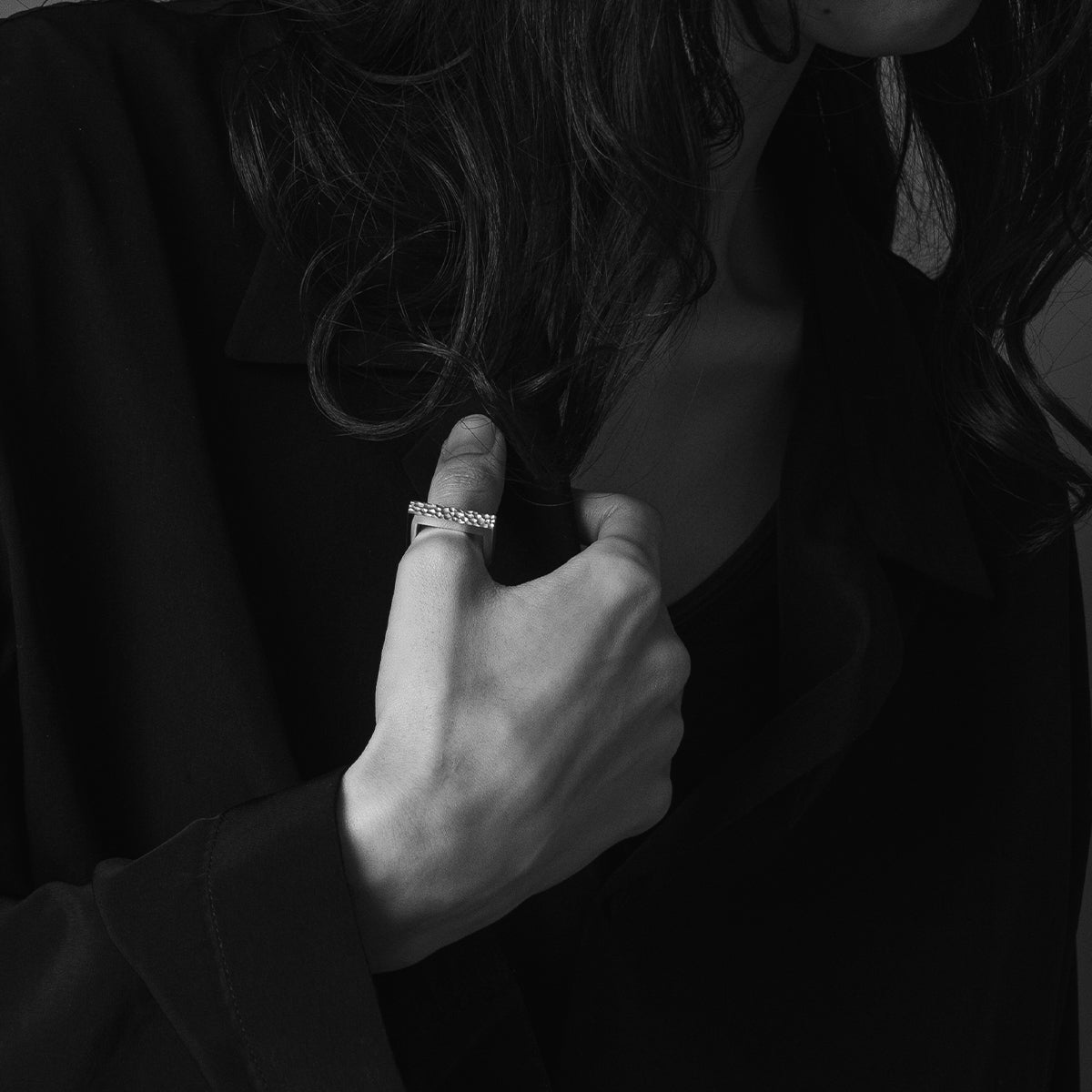 MOOD "D"SILHOUETTE RING