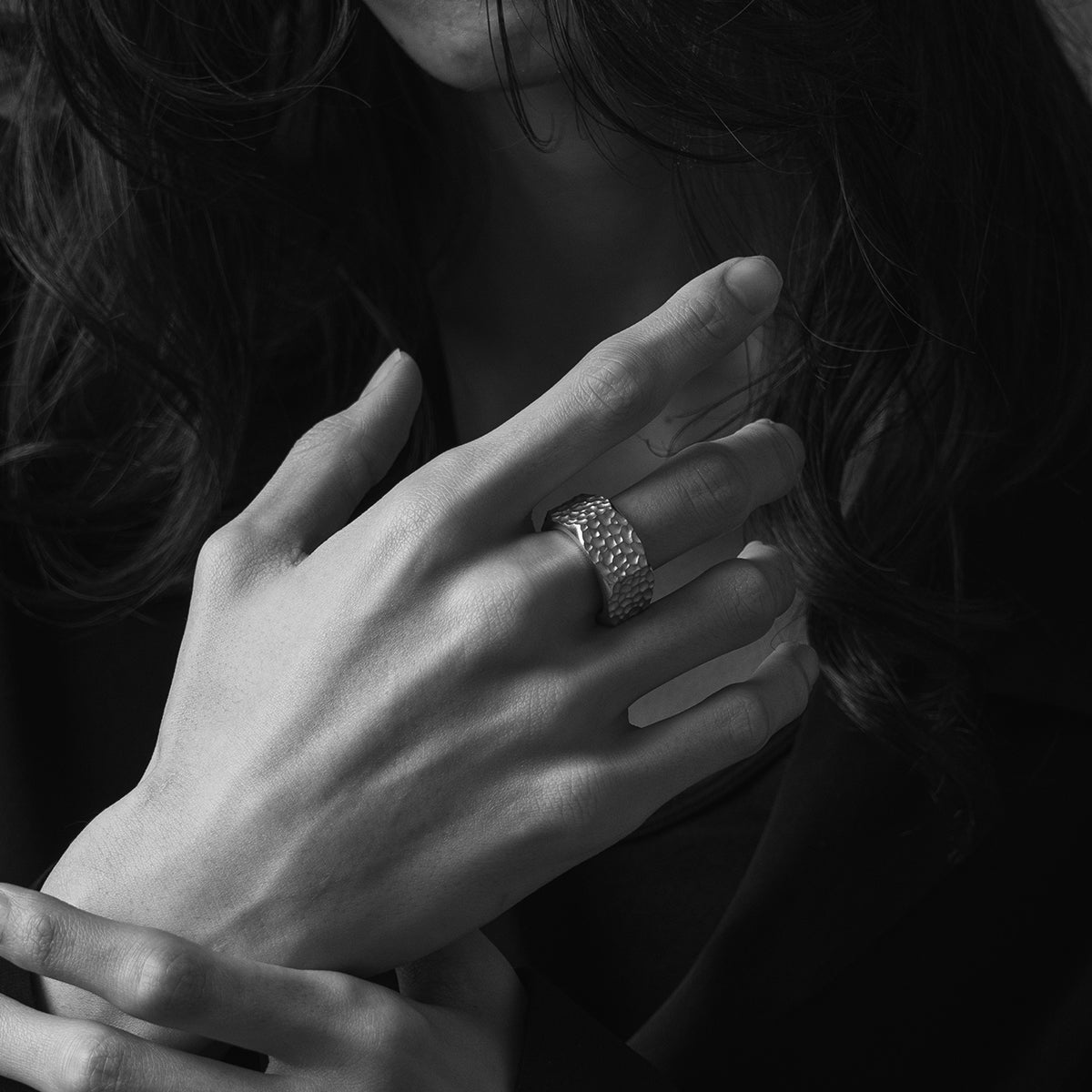 MOOD NUT WIDE RING