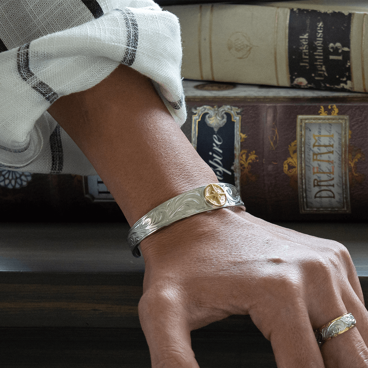 Hawaiian Jewelry Bangle (L)