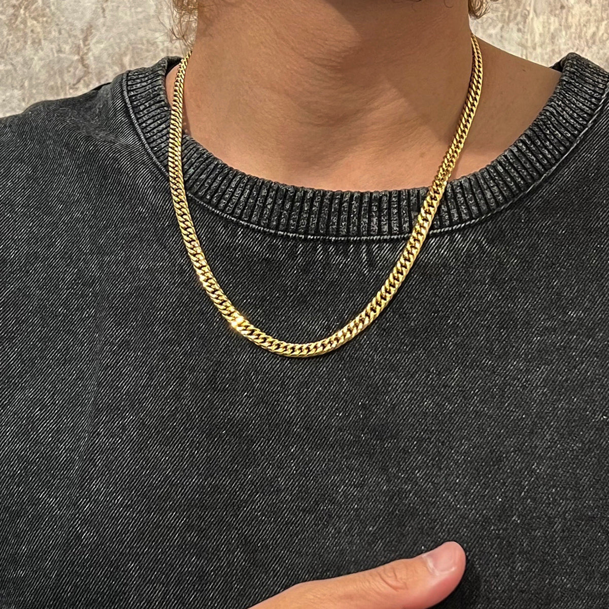 Curb chain