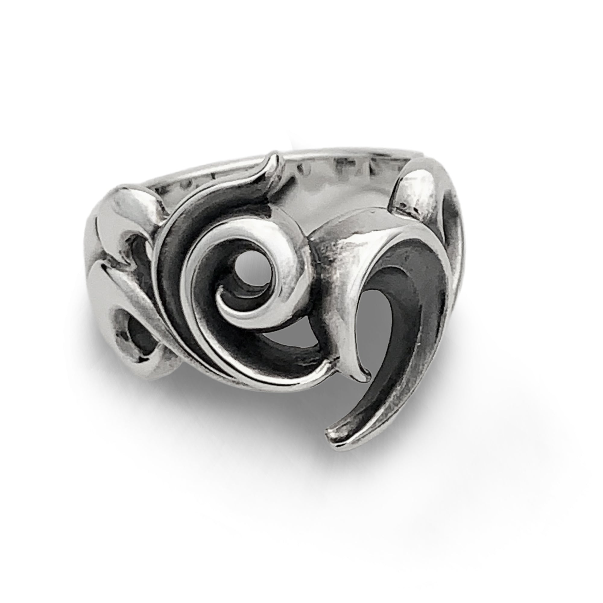 URBAN TRIBAL HEART RING