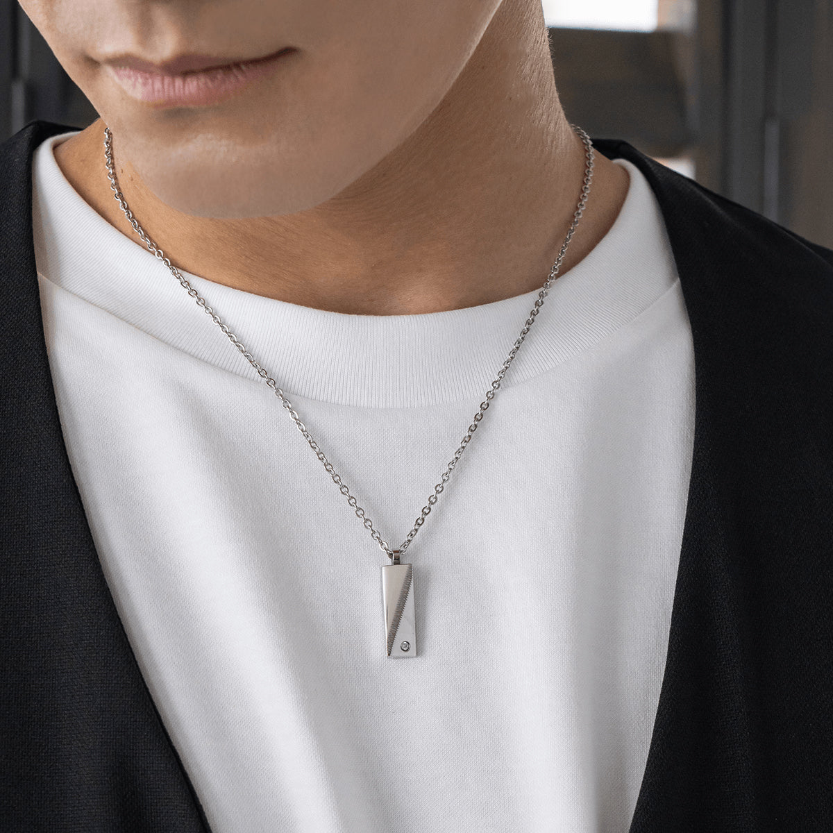 Plate necklace
