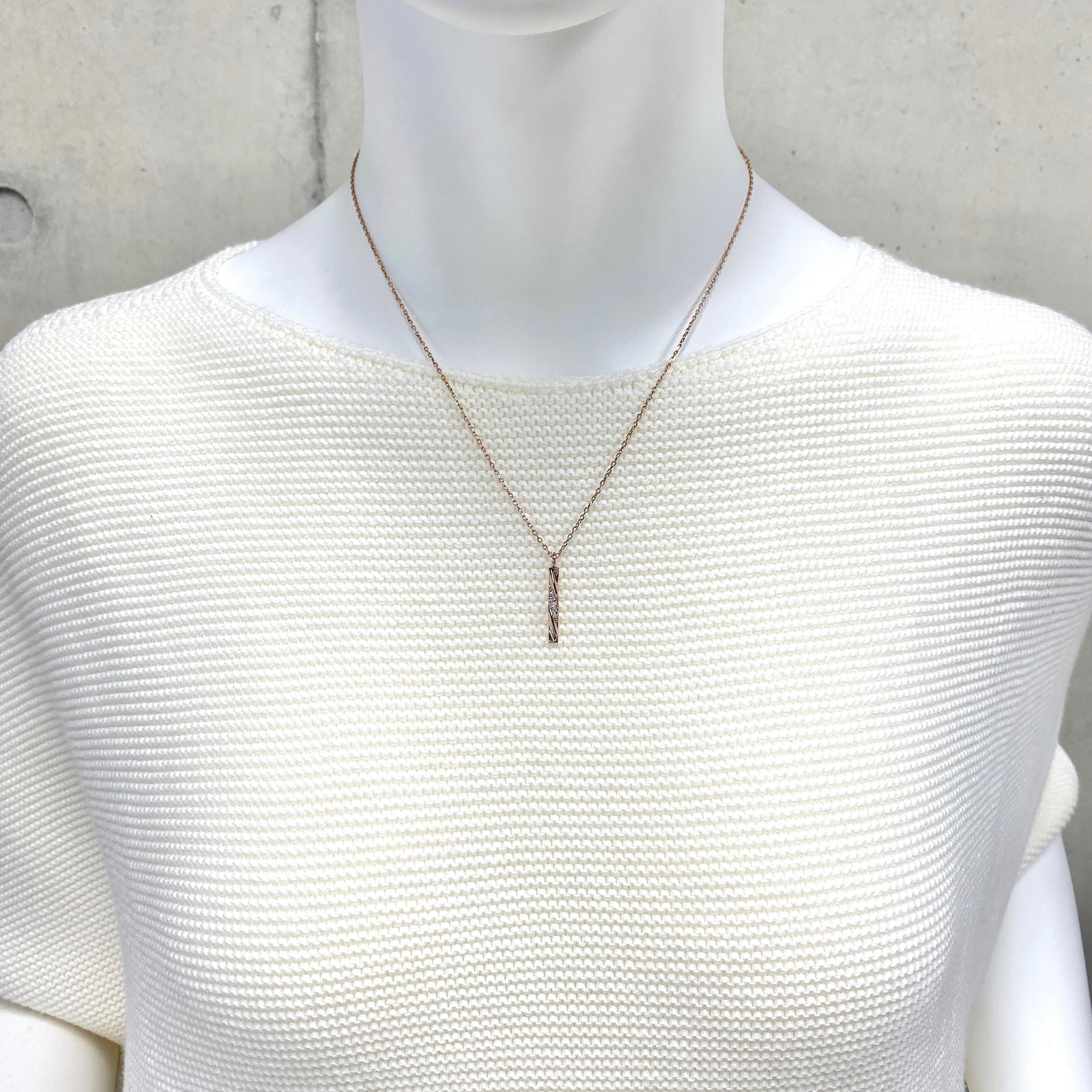 Wave Twist Bar Necklace