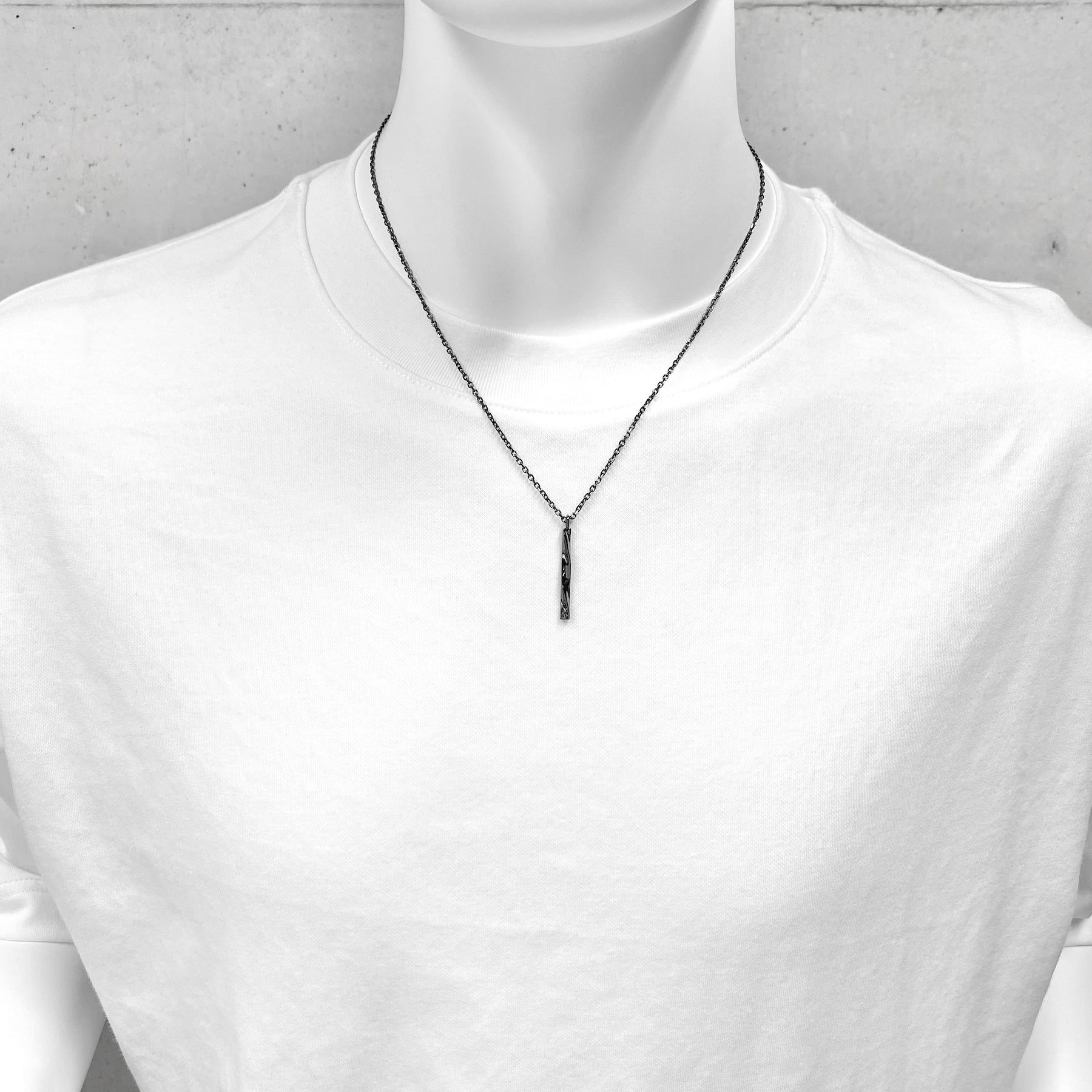 Wave Twist Bar Necklace