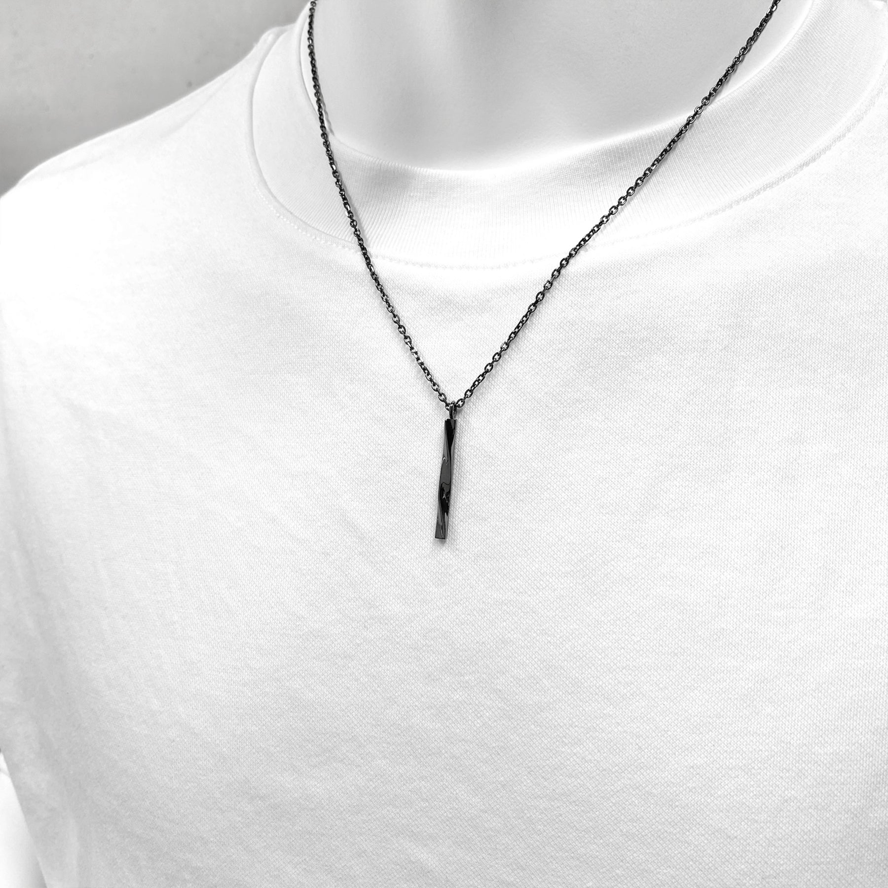 Wave Twist Bar Necklace