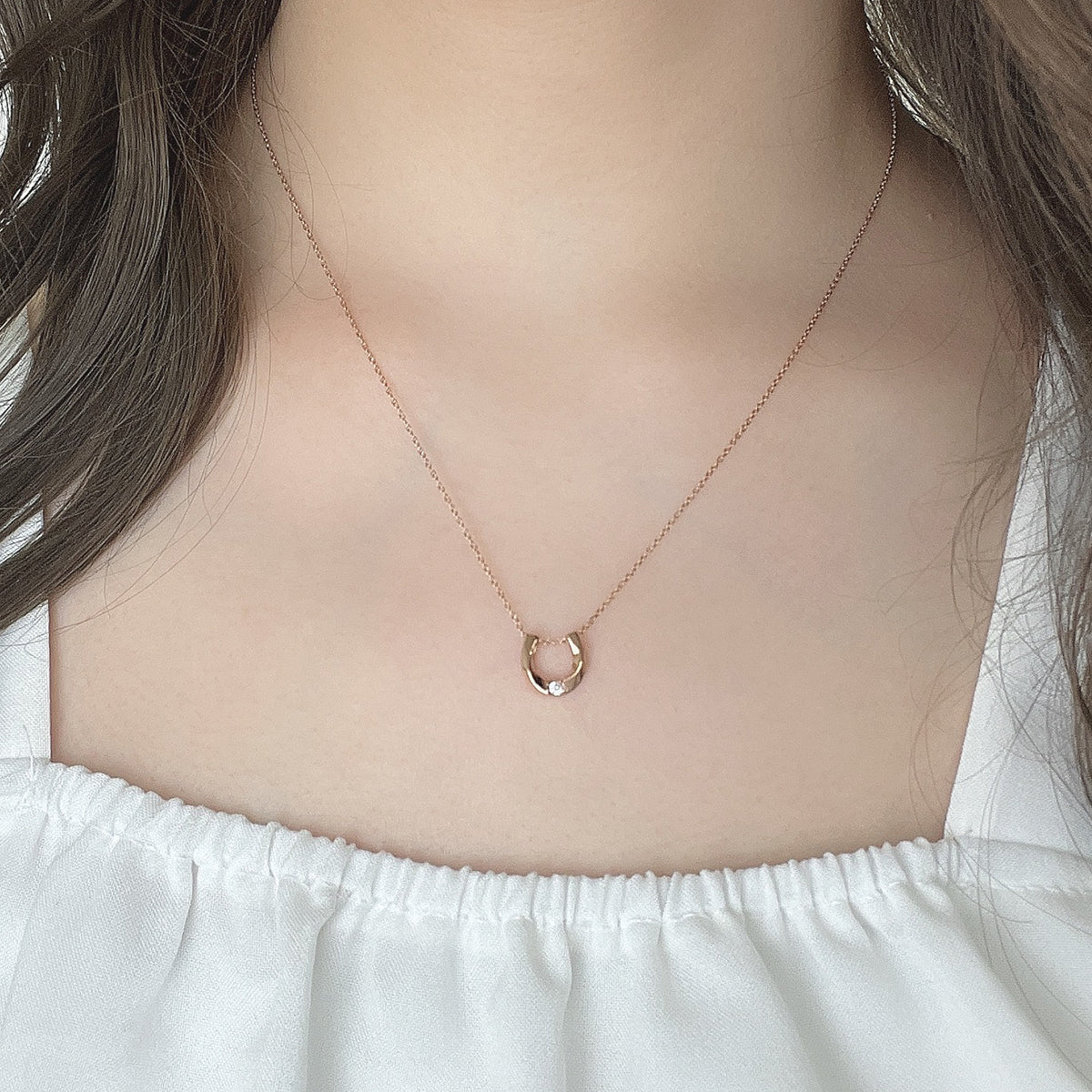 Horseshoe necklace
