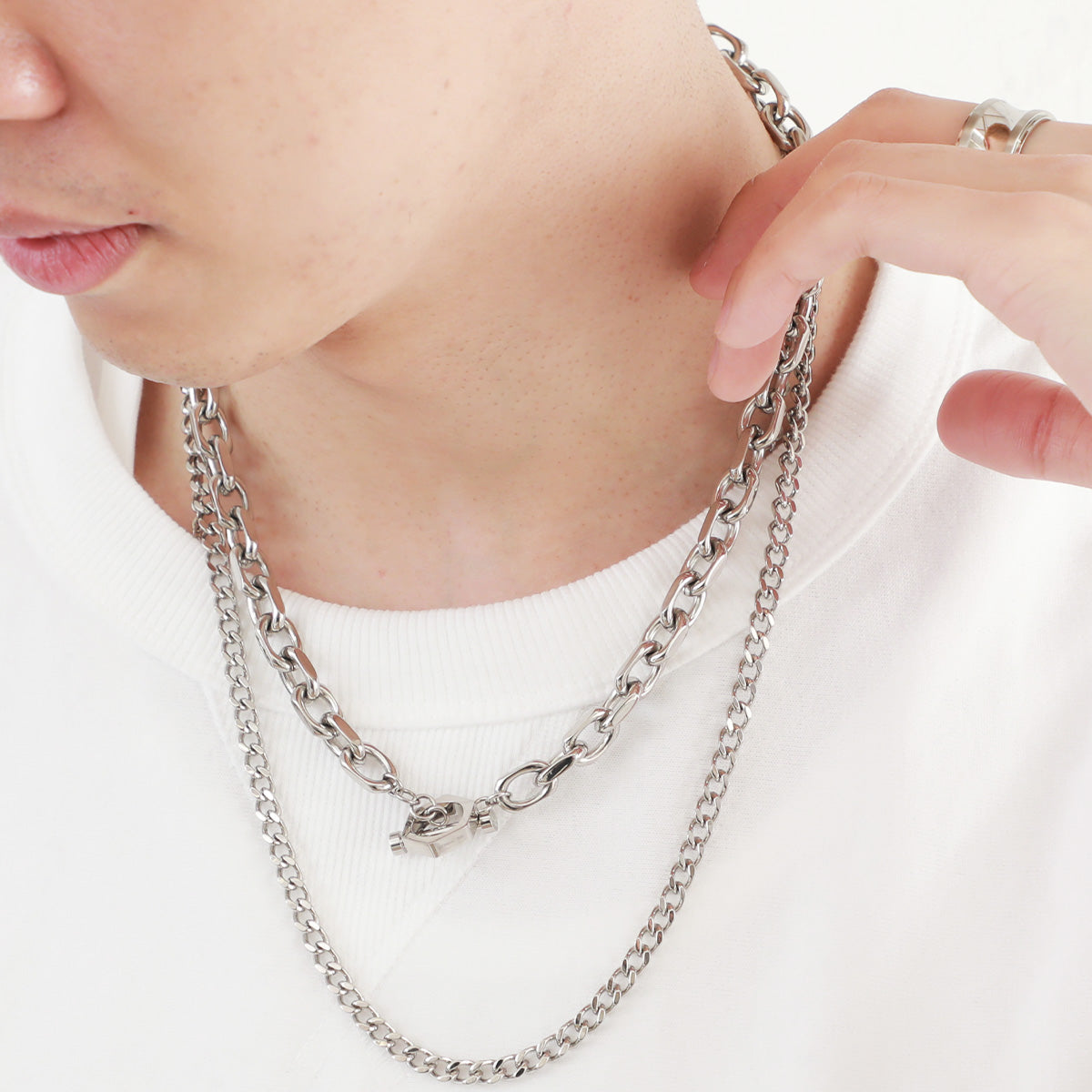 Mantel Chain Necklace