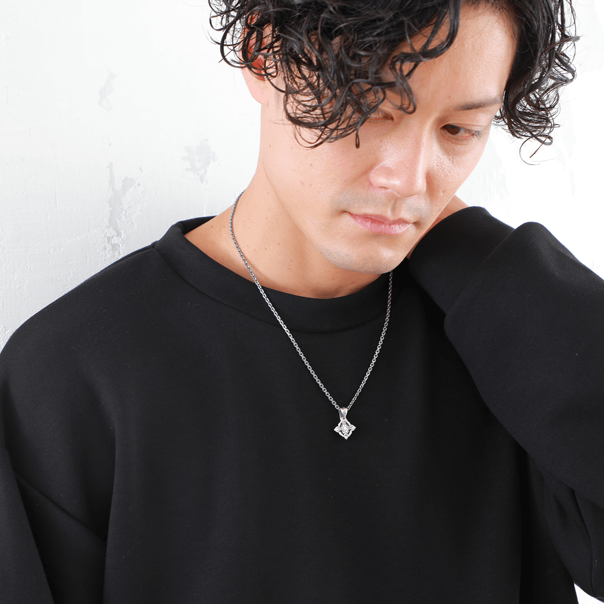 TRIPLE X EDITION URBAN TRIBAL PENDANT M
