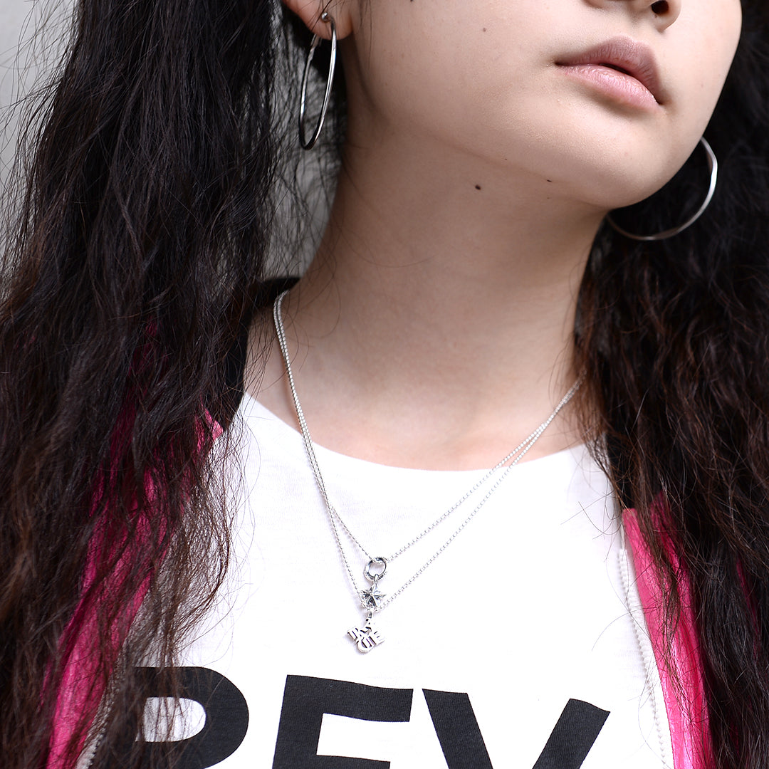 OFF THE WALL FIVE ARROWS STAR PENDANT