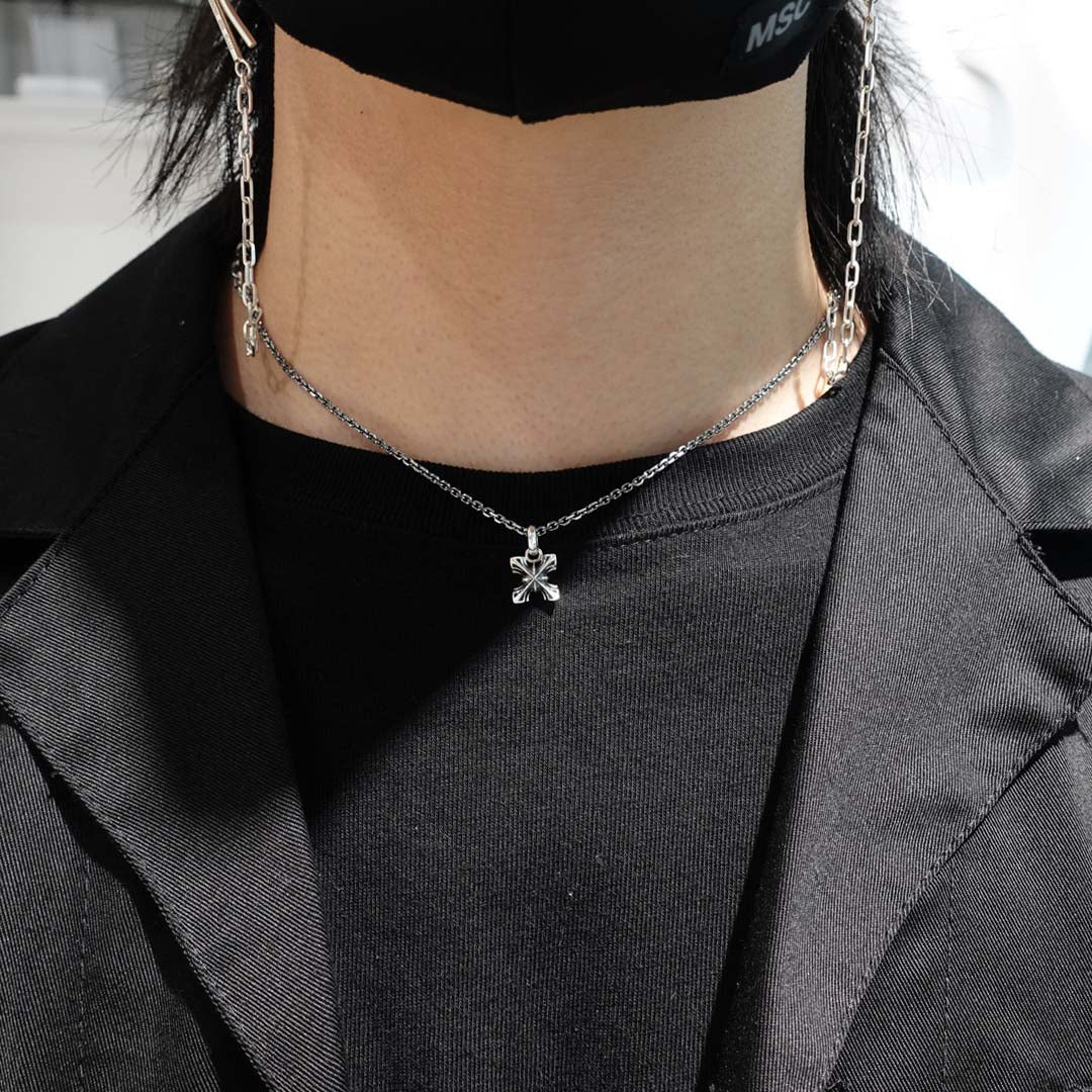 TRIPLE X EDITION THORN STUDS PENDANT