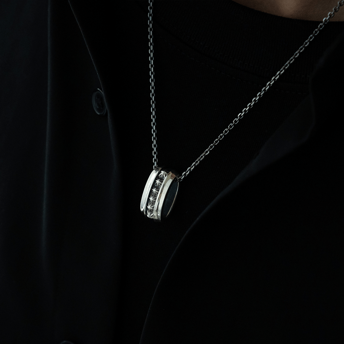 TRIPLE X STUDS HARF ROUND TOP PENDANT