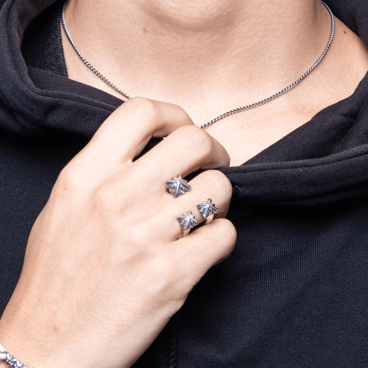 TRIPLE X 3 STUDS FREE RING