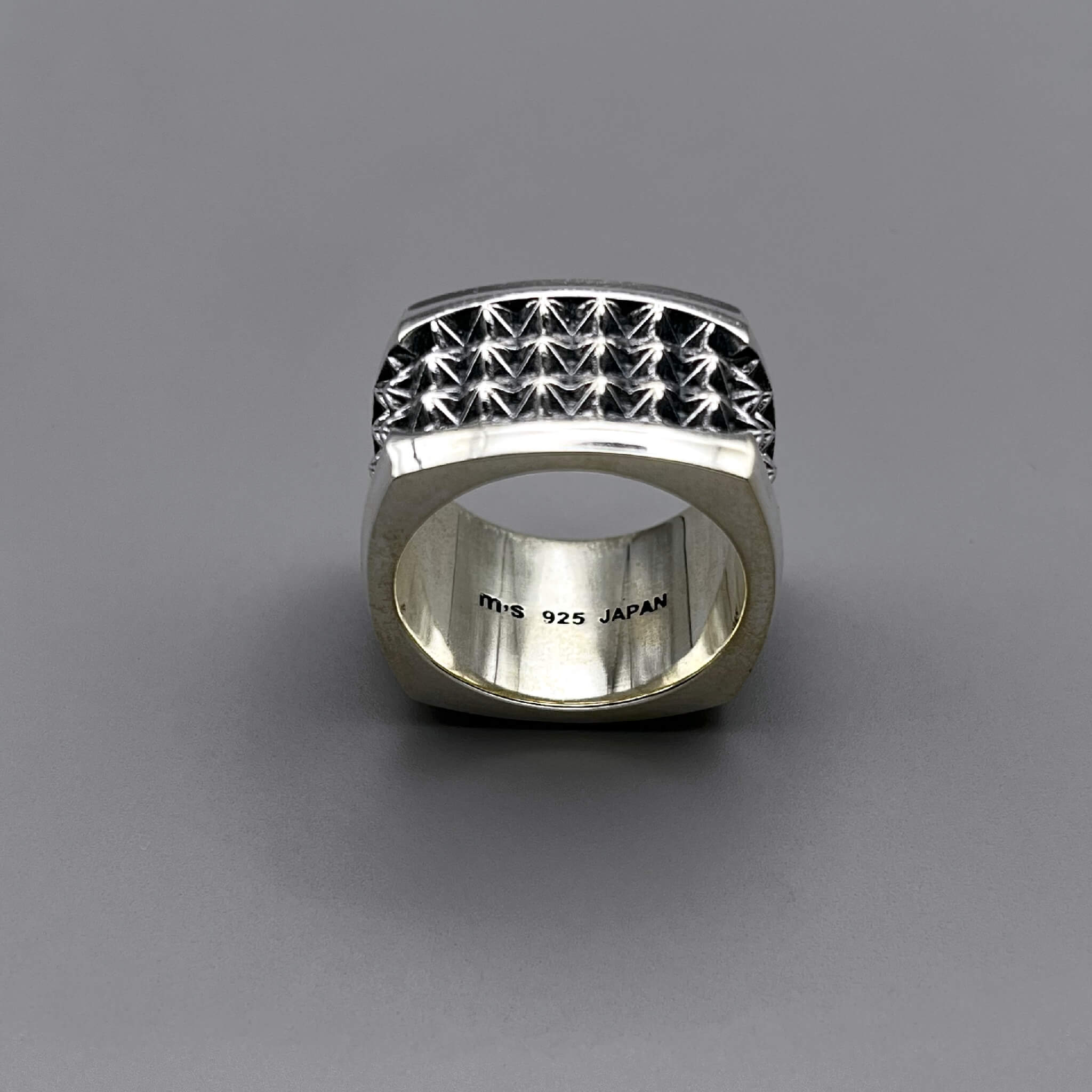TRIPLE X STUDS SQUARE RING